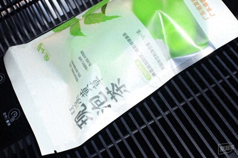 便捷养生法宝:小草灵芝溪黄草小盖茶的功效