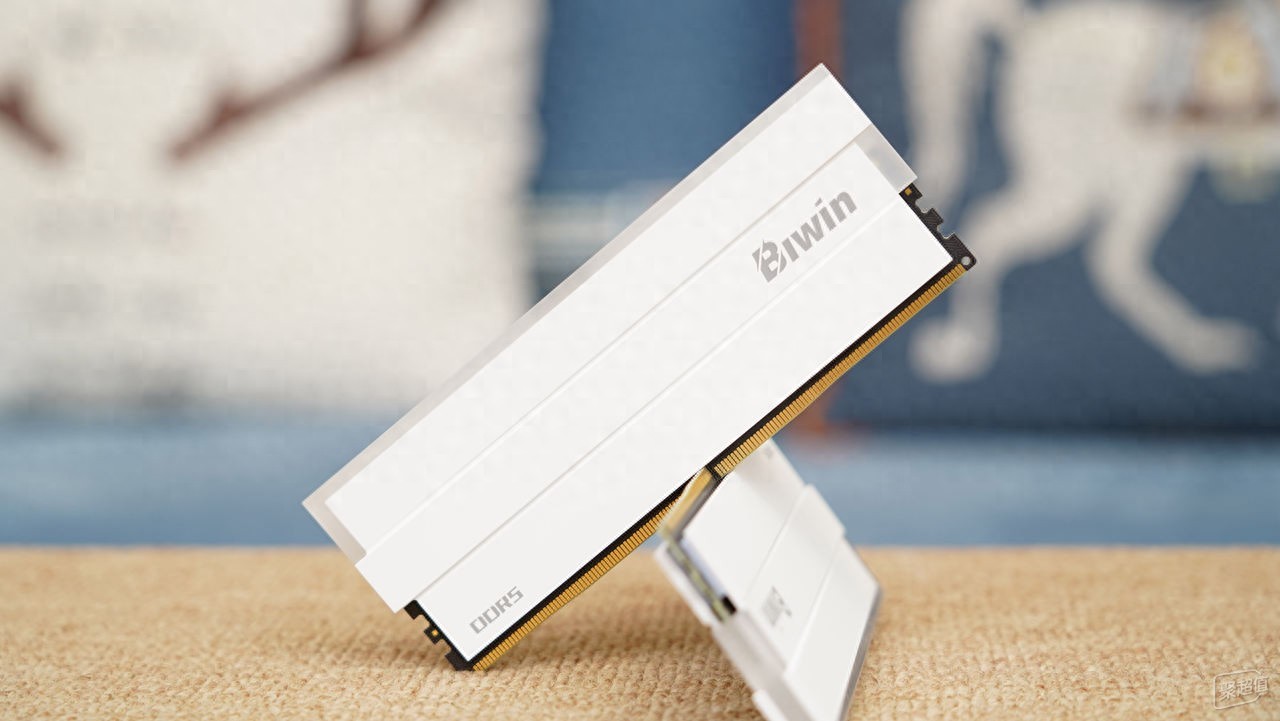 使用时序还是频率？以佰维 DW100为例验证谁才是更适合9800X3D的内存