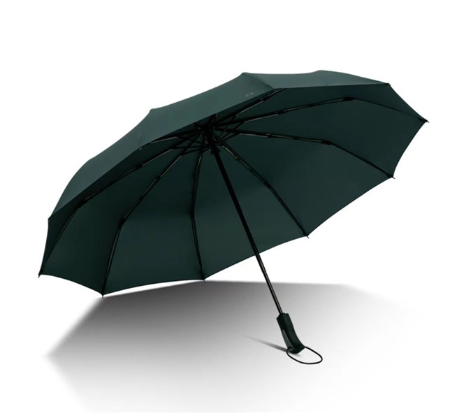 消费者抢购雨伞 应对强降雨 京东雨伞雨具成交额同比增长超100%