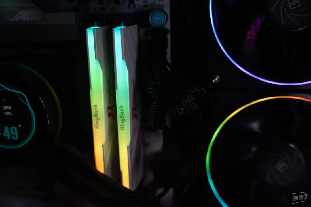 金百达白刃DDR5 7200 32GB实测：低时序不锁电压，双平台超频更轻松！