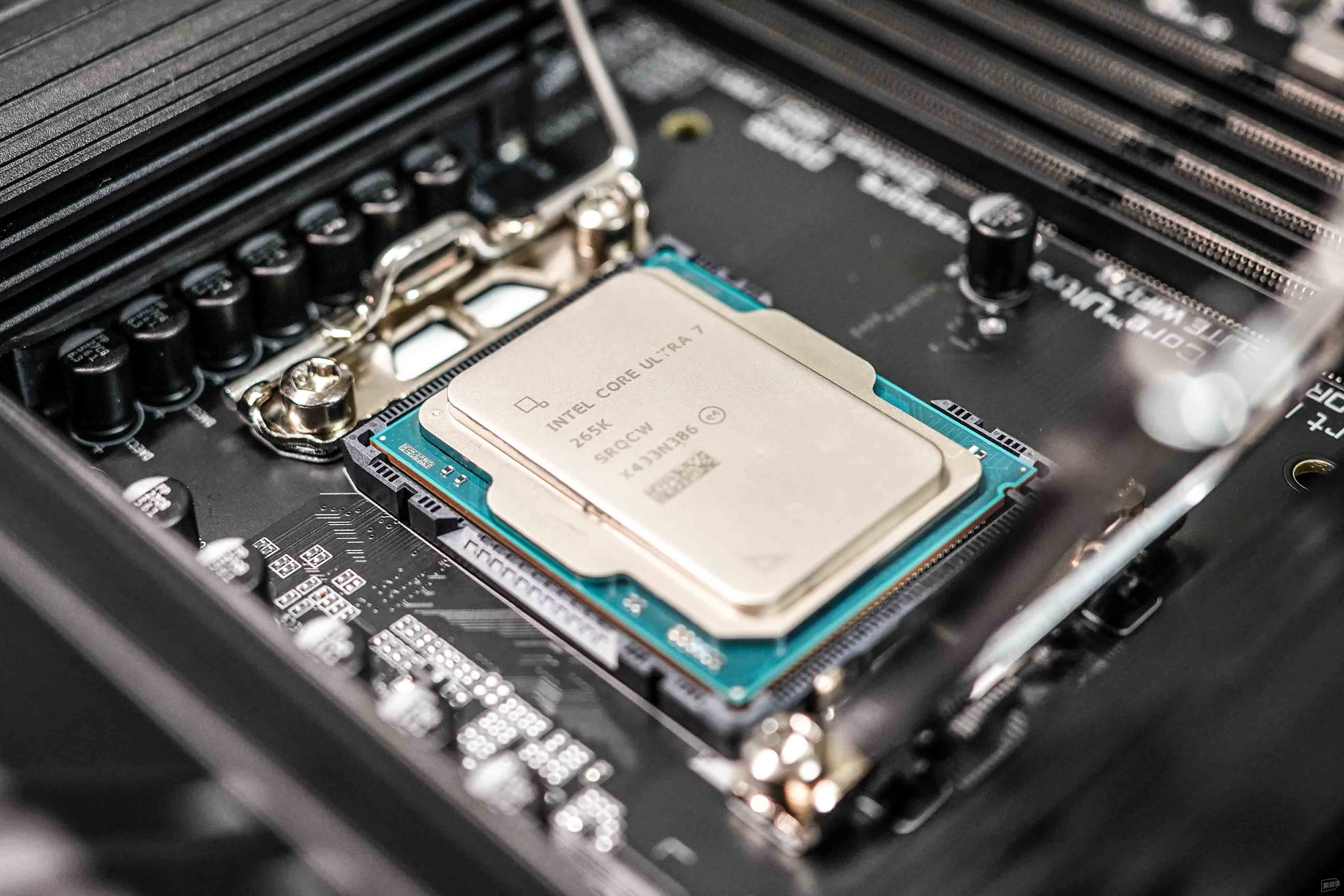 适合小型超频装机的技嘉小雕Z890M WiFi7主板评测
