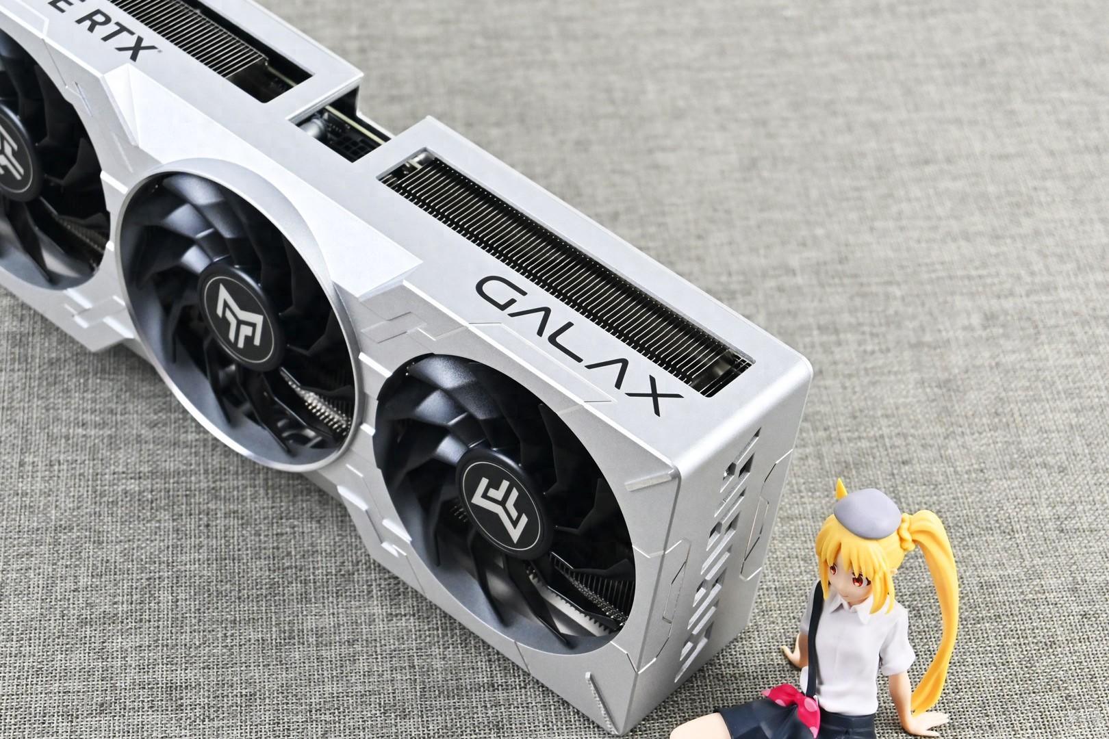 影驰RTX 4070Ti SUPER金属大师OC开箱试玩：绝不妥协的强悍风格