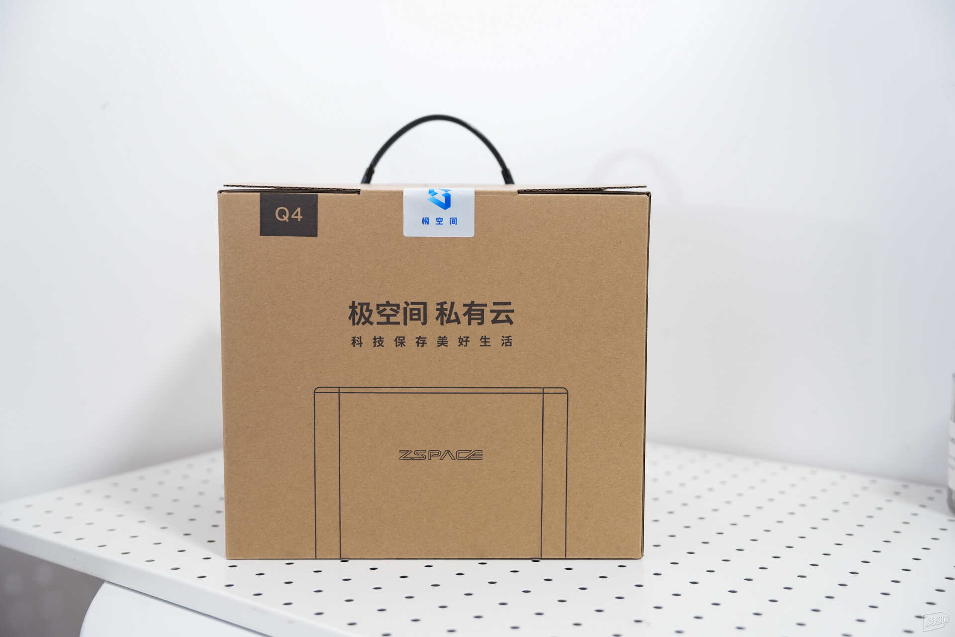 极空间Q4私有云：家庭影视娱乐新时代！