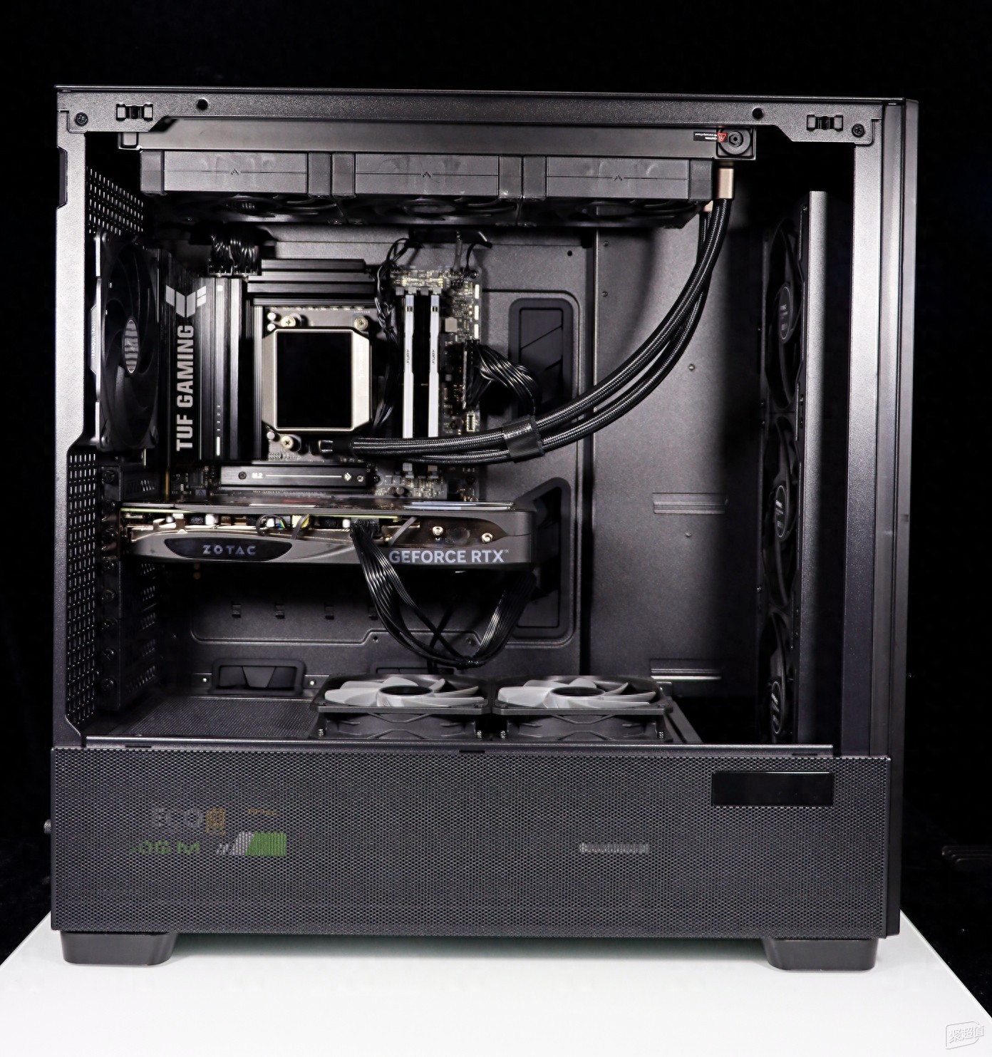 9600X + B850 + 索泰 4070 SUPER 让你感受中端神机的力量!