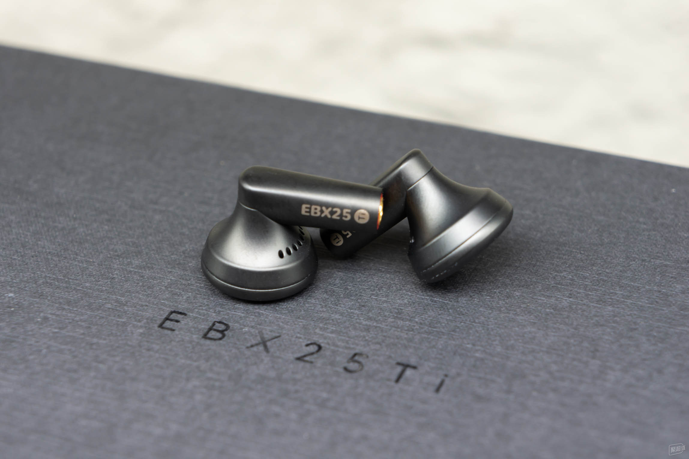 HiFi碎碎念：NiceHCK EBX25Ti平头旗舰耳机，原道王2代目再升级