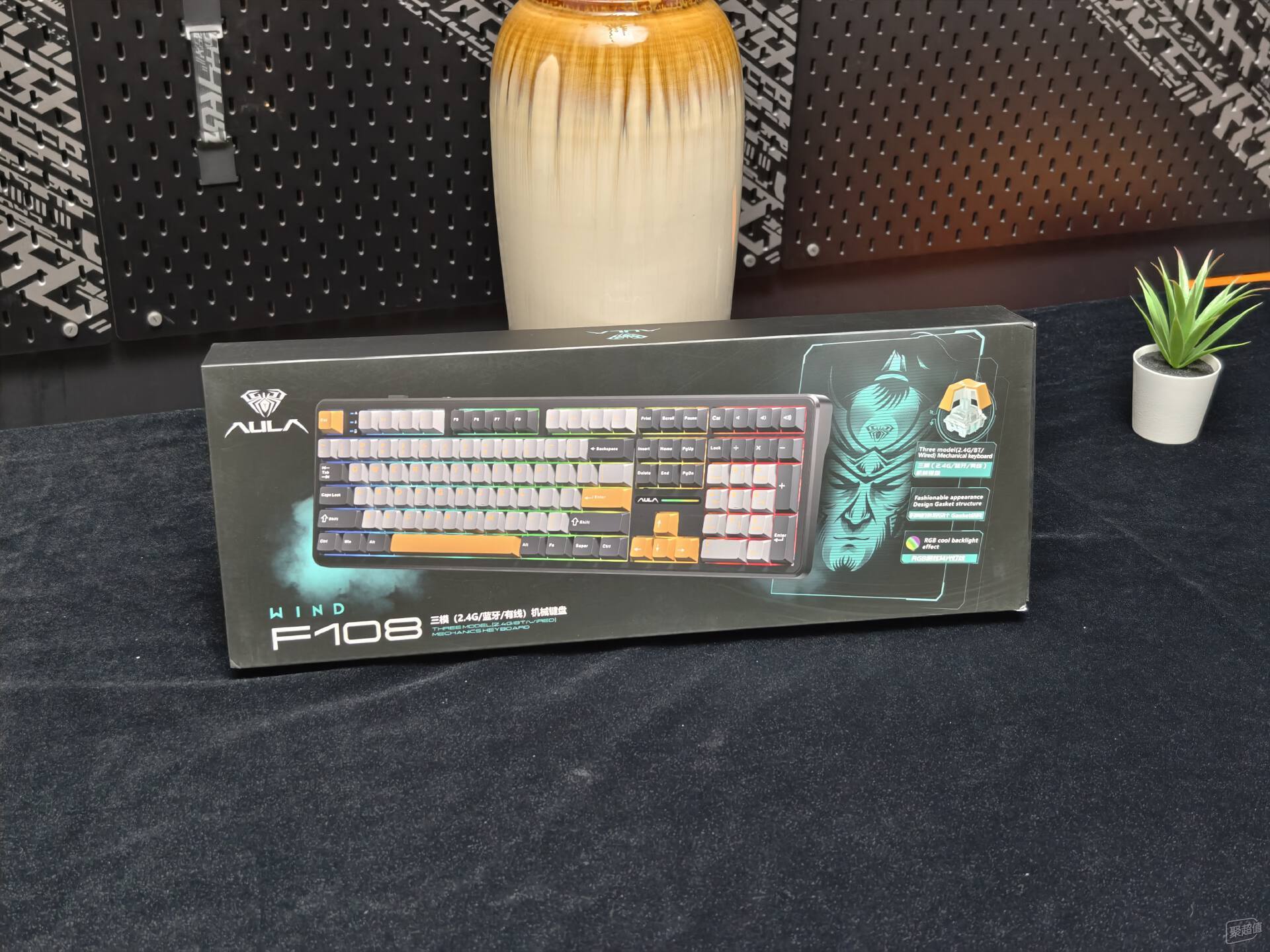 狼蛛F108焦糖拿铁游戏办公键盘全尺寸评测，性价比超高！