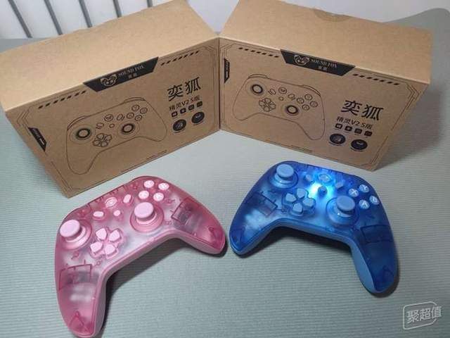 奕狐精灵V2S游戏手柄全新升级,价格依旧不超百元
