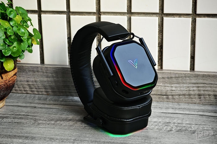 雷柏VH850:镜面成像RGB+三模连接,打造最强游戏耳机