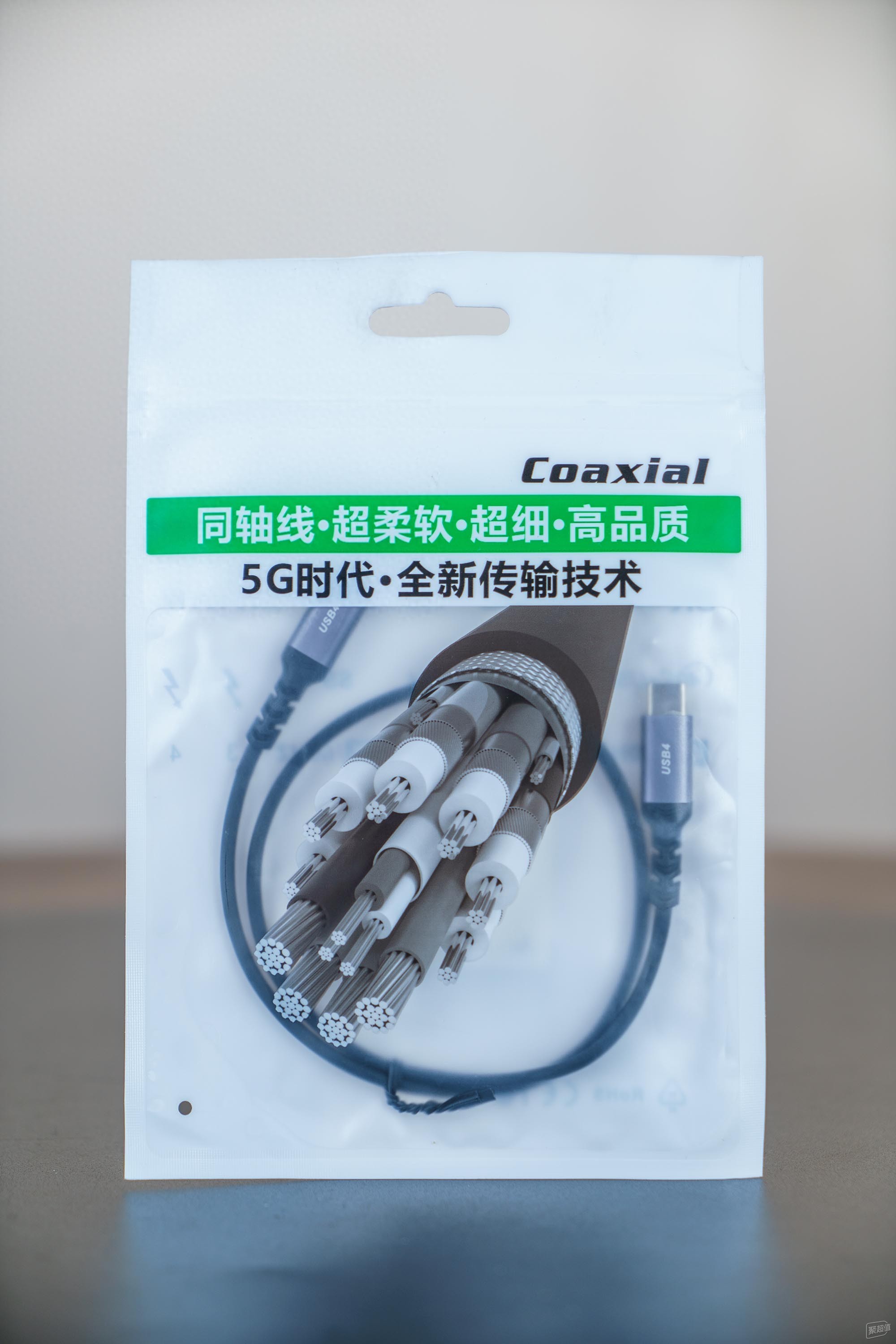 不一定更粗更硬才是高性能!这款超细超柔软的数据线同样能胜任