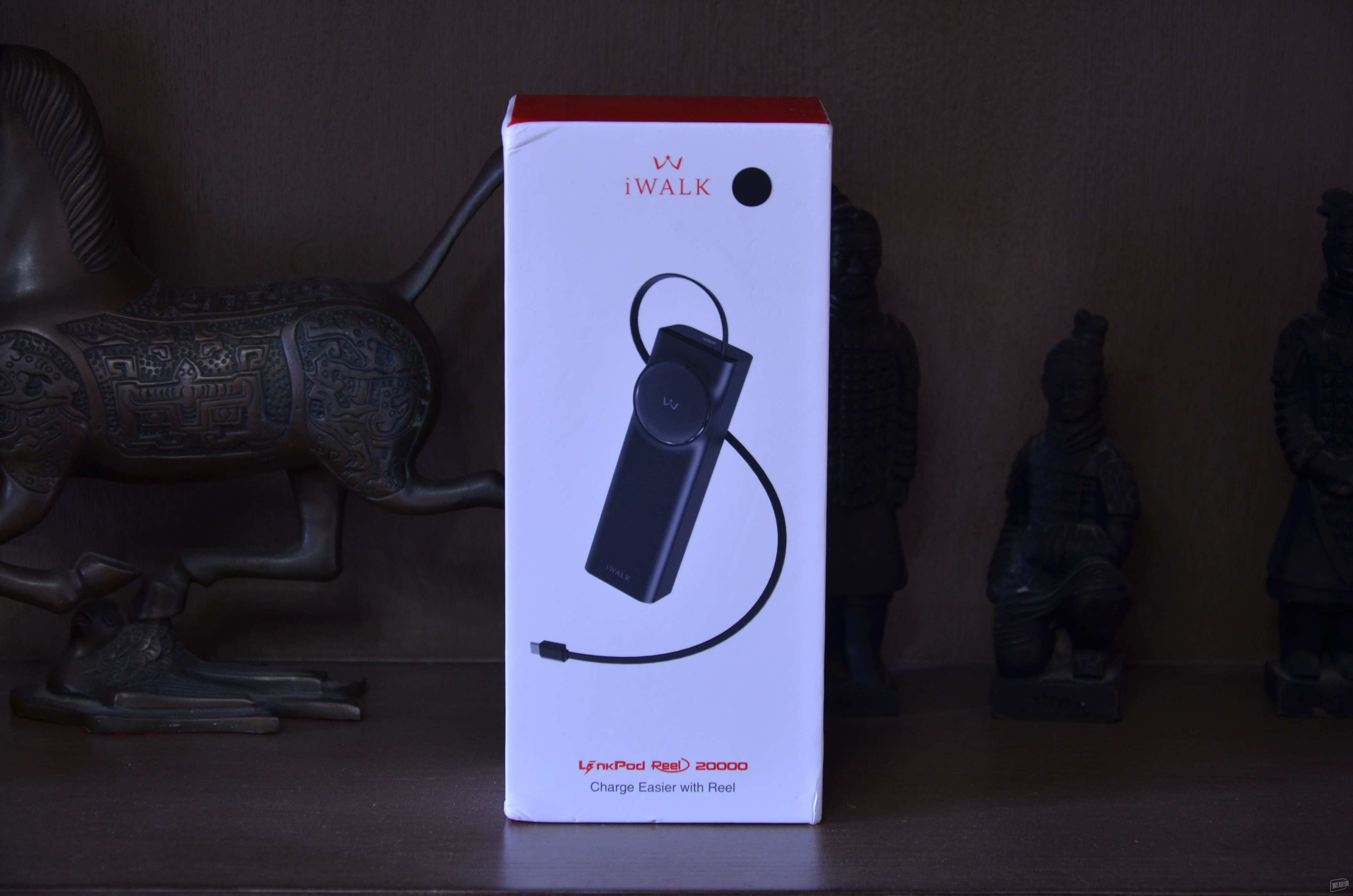 iWALK拉拉宝MAX:智能数显,即插即用的便携充电宝