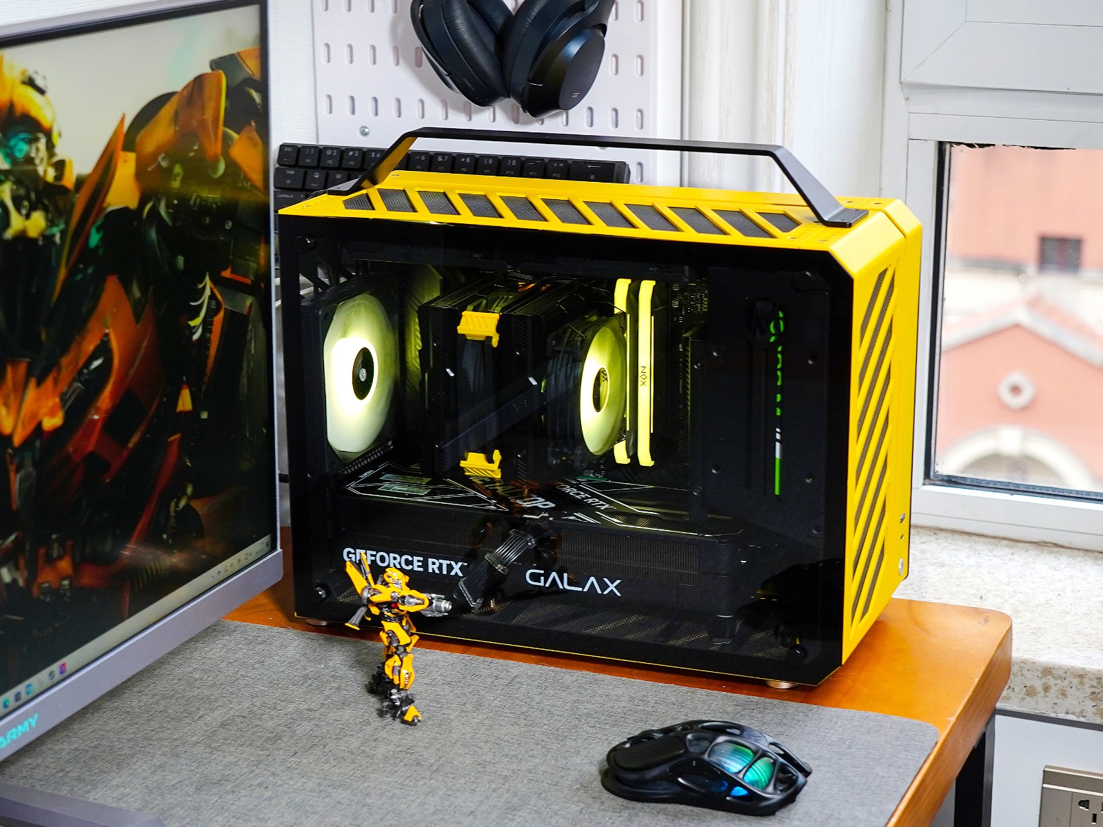 小机箱中也能轻松玩转RTX 5080并超频，让您轻松赶上4090D！