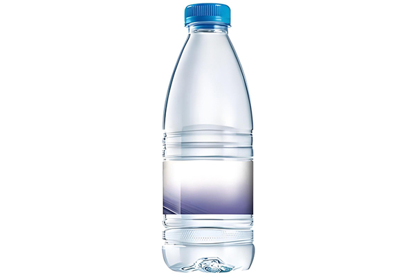 选购矿泉水的注意事项：观察瓶身标识、考虑价格和品牌