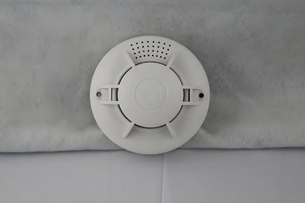 选择合适的烟雾报警器，降低火灾风险