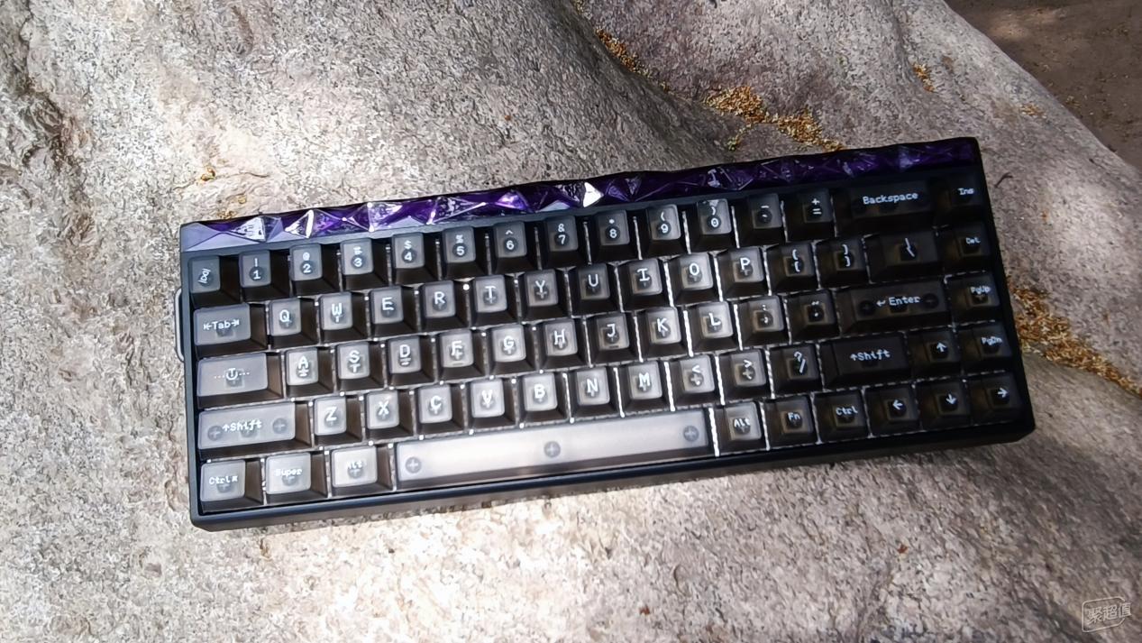 狼蛛HERO68HE磁轴键盘新品发布：黑雾透键帽和玉皇磁轴组合，颜值与性能双重提升