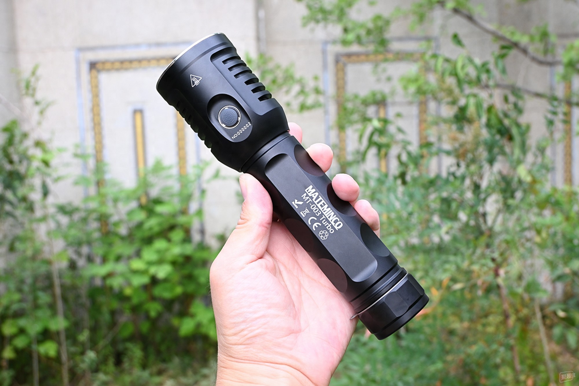体验迈特明酷MT003 Turbo远射手电：续航持久，输出强劲！